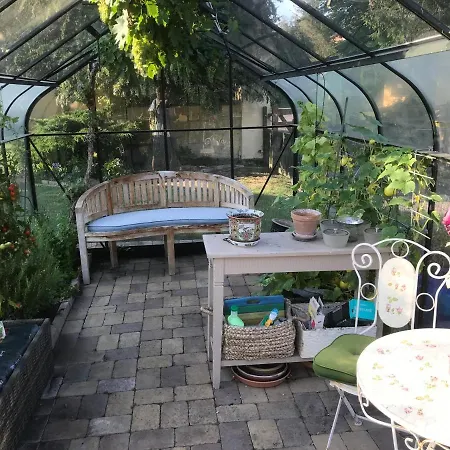 Tinggaarden Bed & Breakfast *